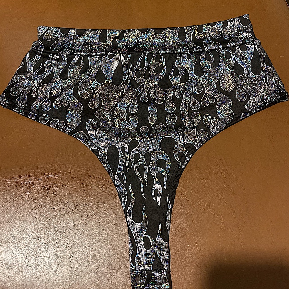 White & Black Flame Bottoms